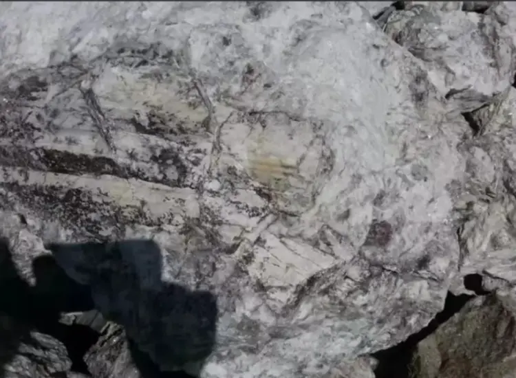 Uji Ekstraksi Lithium dari Spodumene