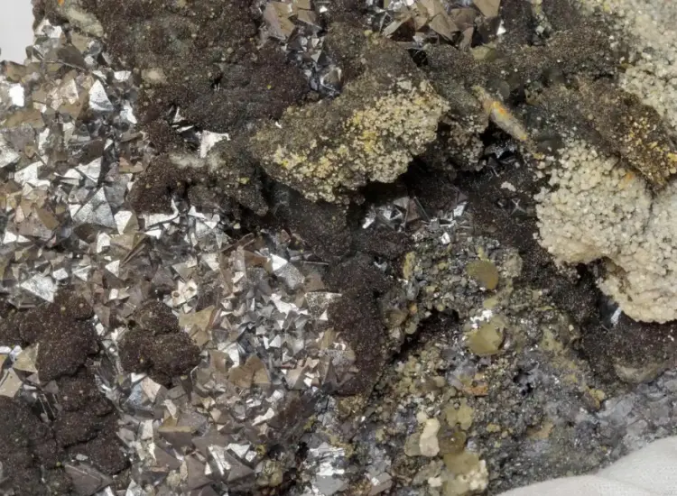 Uji Pemisahan Flotasi Bijih Sulfida Kompleks